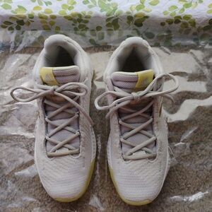 adidas Men's Sneakers in Light Gray and Soft Yellow Size 7